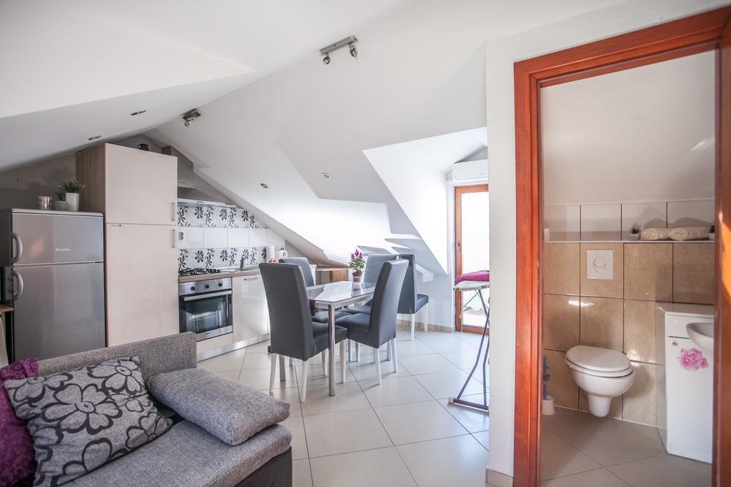 Guest House Trifora Trogir Exterior photo