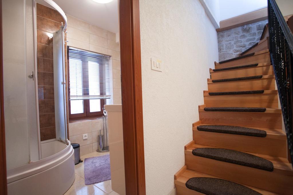 Guest House Trifora Trogir Exterior photo