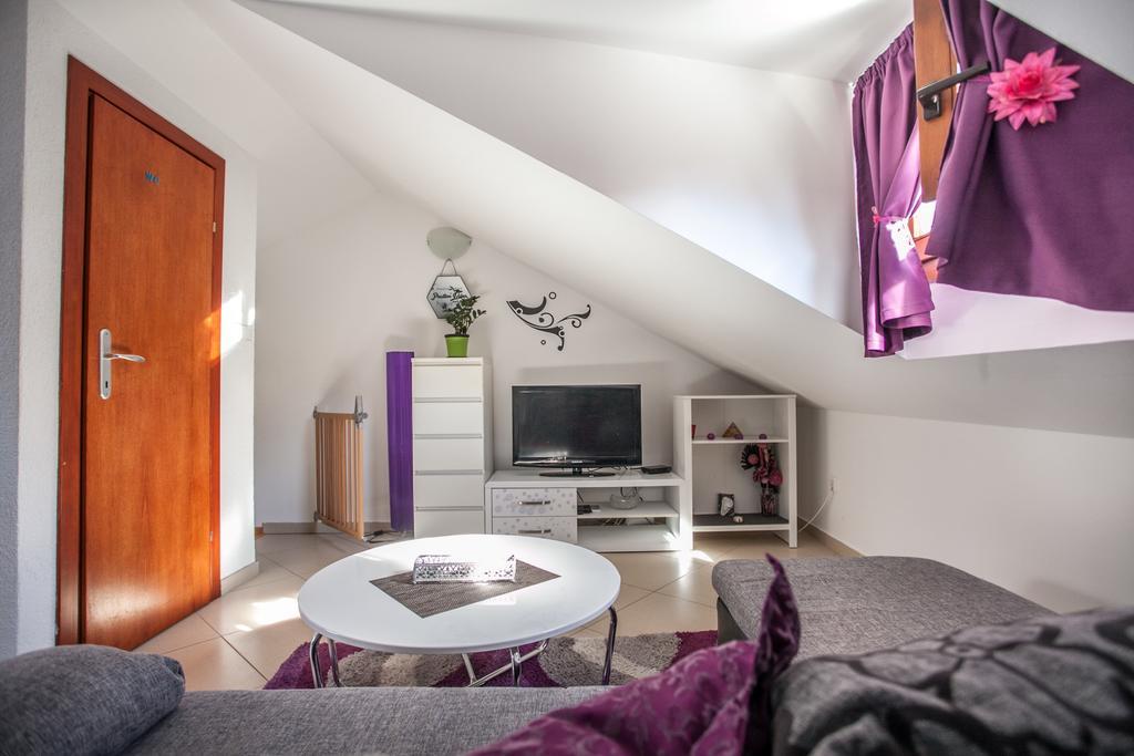 Guest House Trifora Trogir Exterior photo