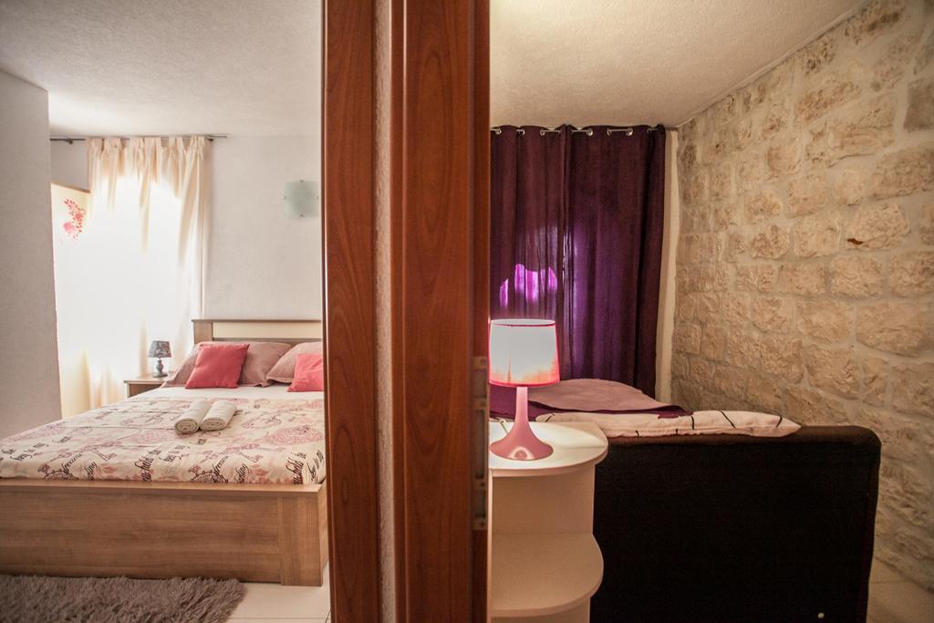 Guest House Trifora Trogir Exterior photo
