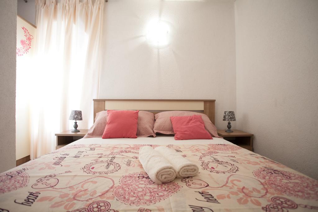 Guest House Trifora Trogir Exterior photo