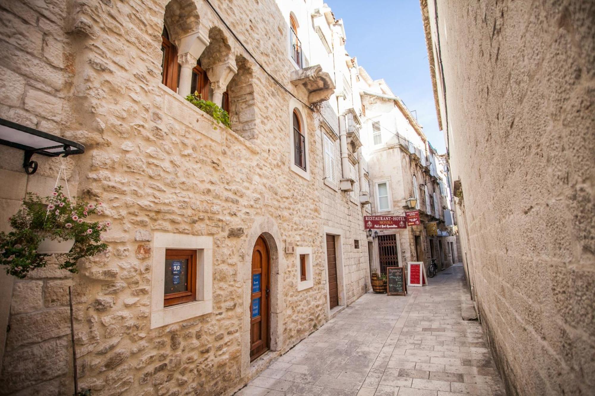 Guest House Trifora Trogir Exterior photo