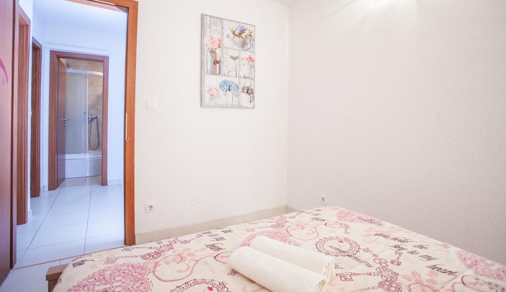 Guest House Trifora Trogir Exterior photo