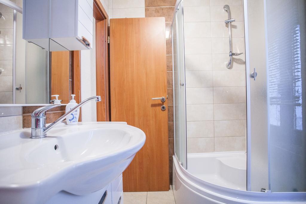 Guest House Trifora Trogir Exterior photo